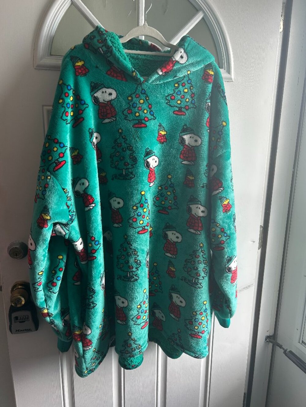 Snoopy Snuggly Fun One Size Christmas Winter Jacket - Pre-Owned